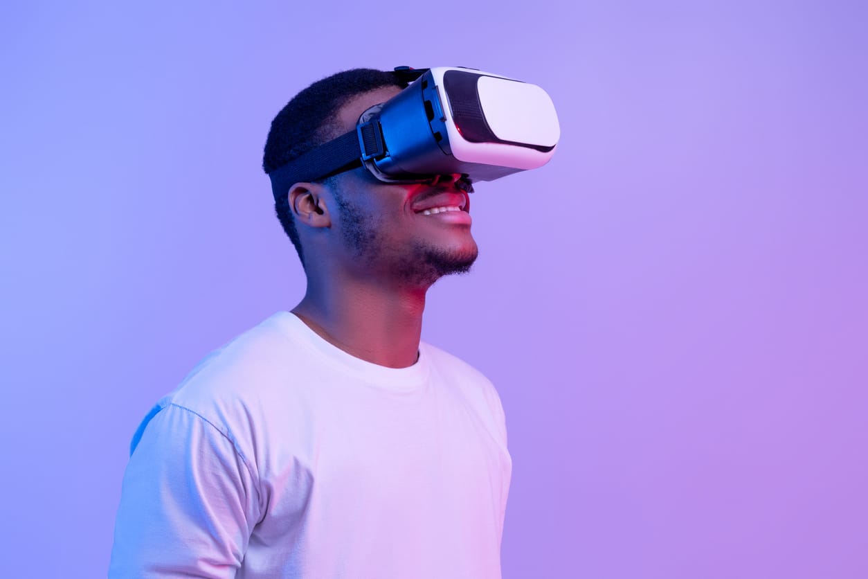 Man som studerar VR-utvecklare